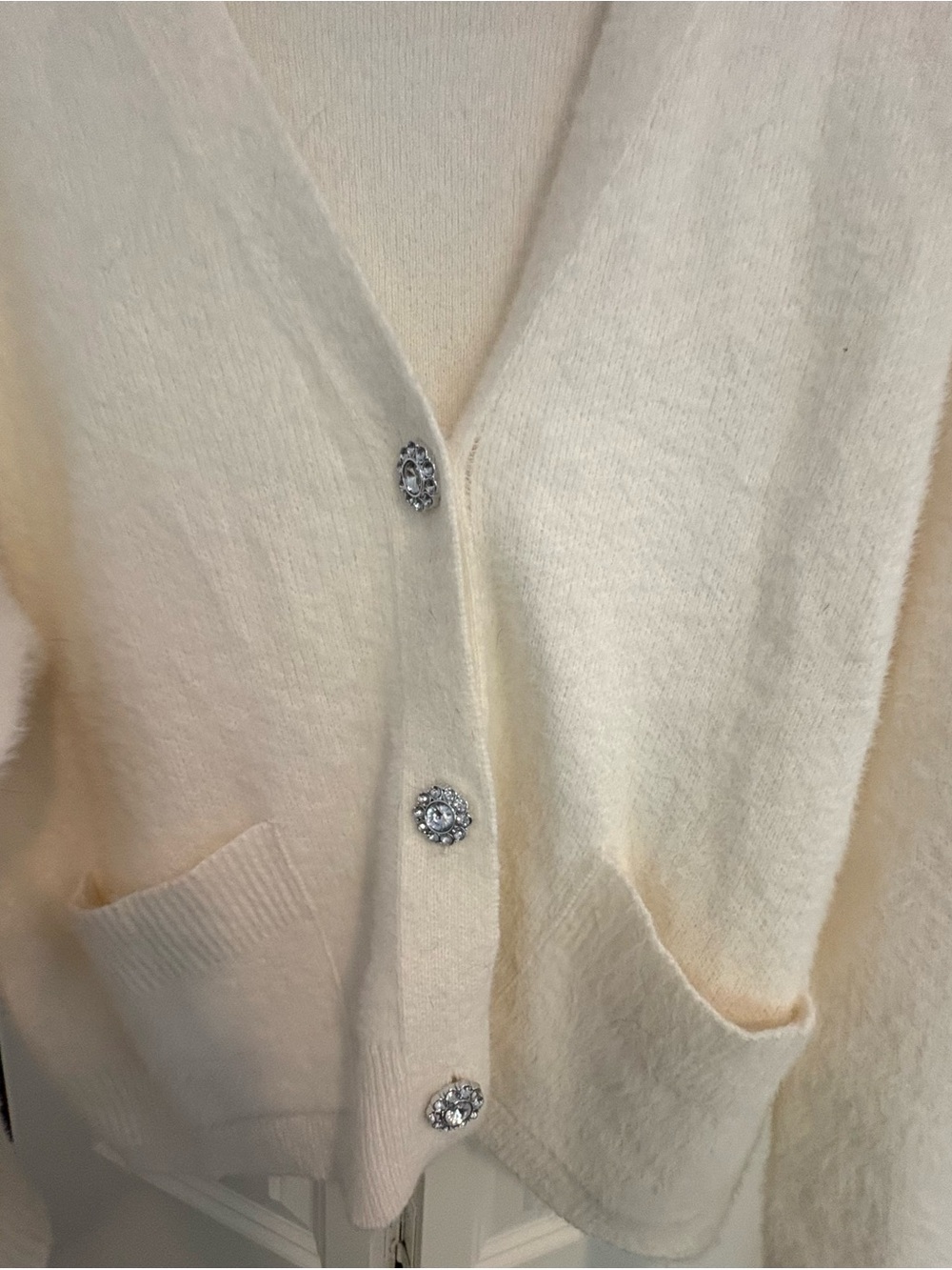 Liz Claiborne Cream V‑Neck Cardigan with Decorative Silver Buttons